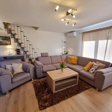 Paula Apartment *